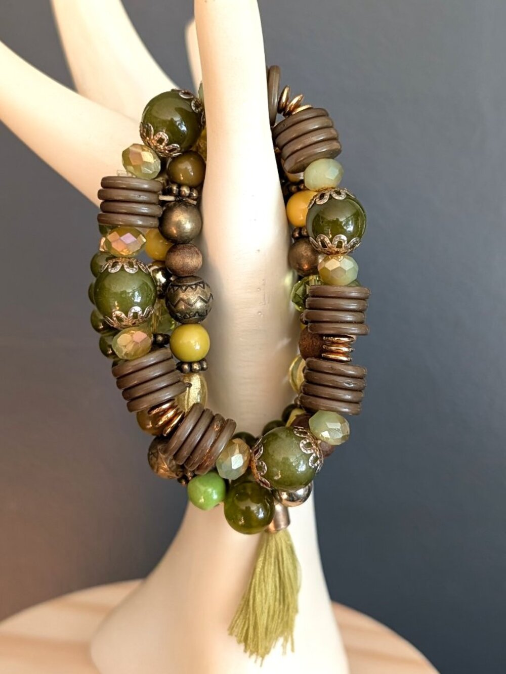 Bundle of 4 stacking/layering green tones stretch bracelets - Picture 3 of 10